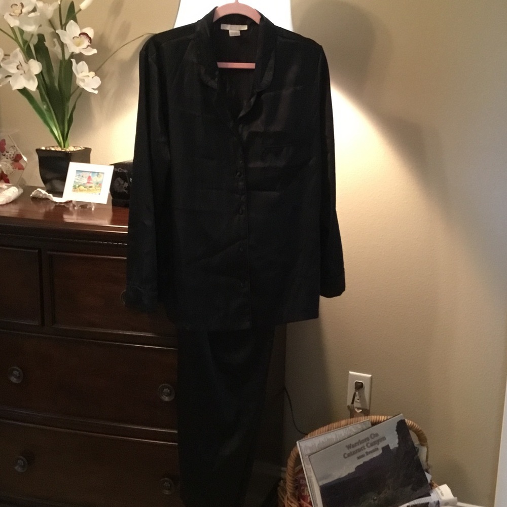 California Dynasty-EUC-Women’s Black Pajama Set/Lounge Set